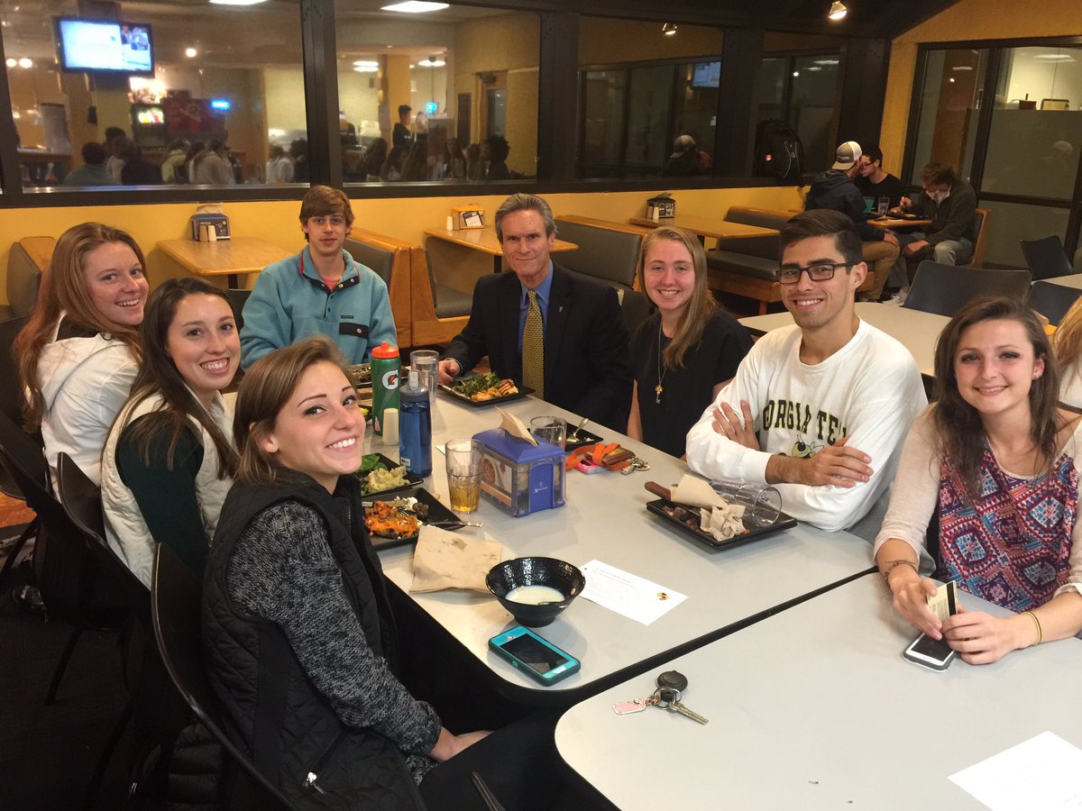 GTAthletics's tweet photo. Great to have so many alums back to help current student-athletes at tonight's networking dinner! #TogetherWeSwarm https://t.co/BET93O9OE4