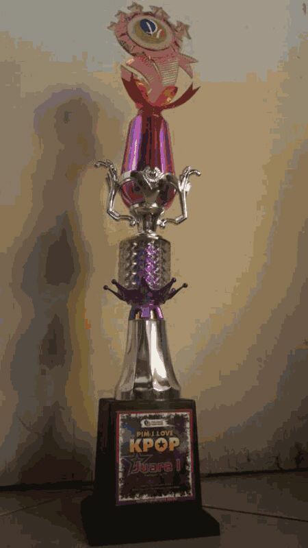 Lightlyz tweet media