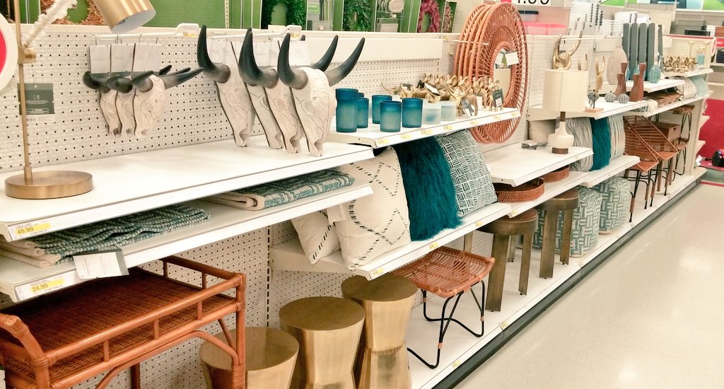 ErinVML's tweet photo. I want all of this merch in my house!(flexed &amp;filled home decor) #homedecor #targetstyle #t2818 #vml #trendruns https://t.co/zRtsNBpmnk