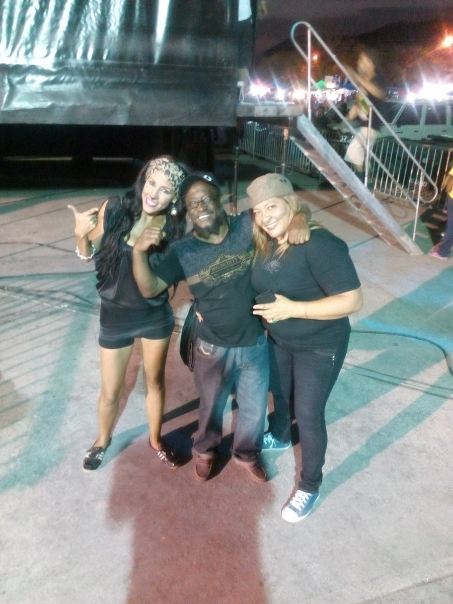 Las Ballenas a esta hora. #CarnavalDisfrutaAragua2016 #FestivalOtroBeta <a href="/otro_beta/">FESTIVAL OTRO BETA</a>