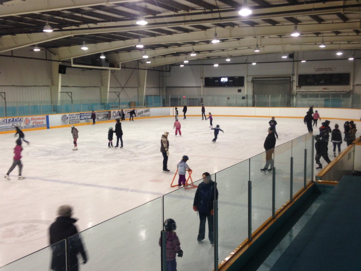 EnderbyRec's tweet image. Great turnout today at the Enderby Free Family Skate!! #familytime #activetime