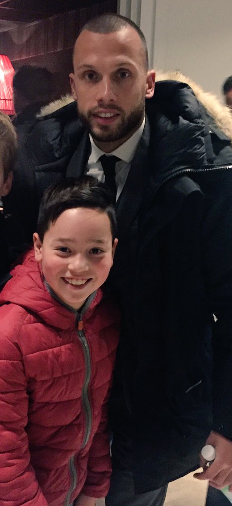 DBrouwer432's tweet photo. @Johnheitinga bedankt! #ajaxcied #ajax #JohnnyBedankt https://t.co/OvHBlYowNs