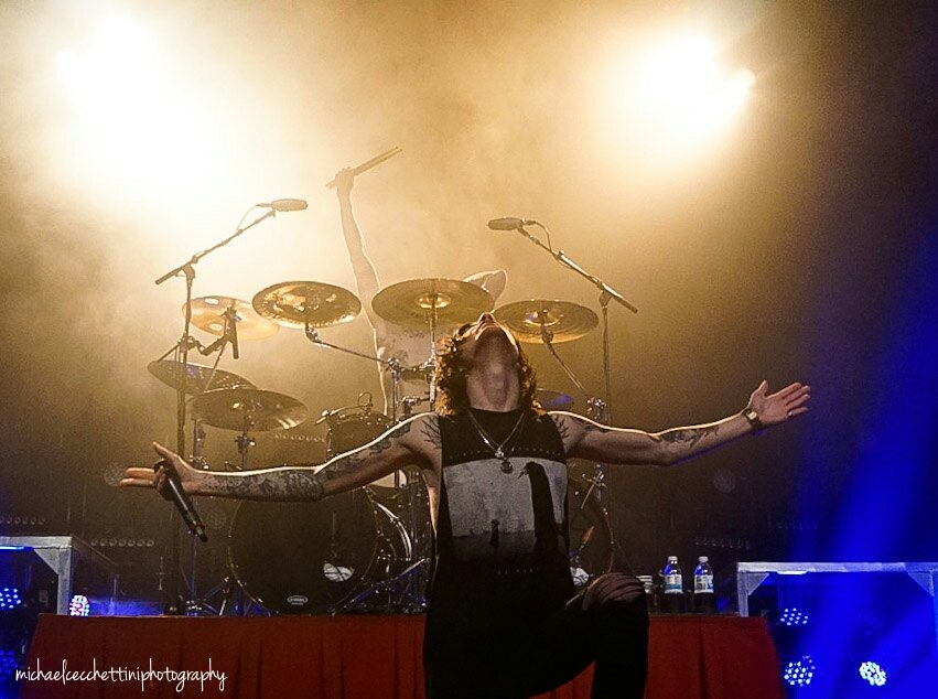 mcpsfphoto's tweet photo. #denisstoff #askingalexandria #sanfrancisco #thewarfieldsf #bulletformyvalentine #whileshesleeps #SonyAlpha https://t.co/7tlitrA0FH