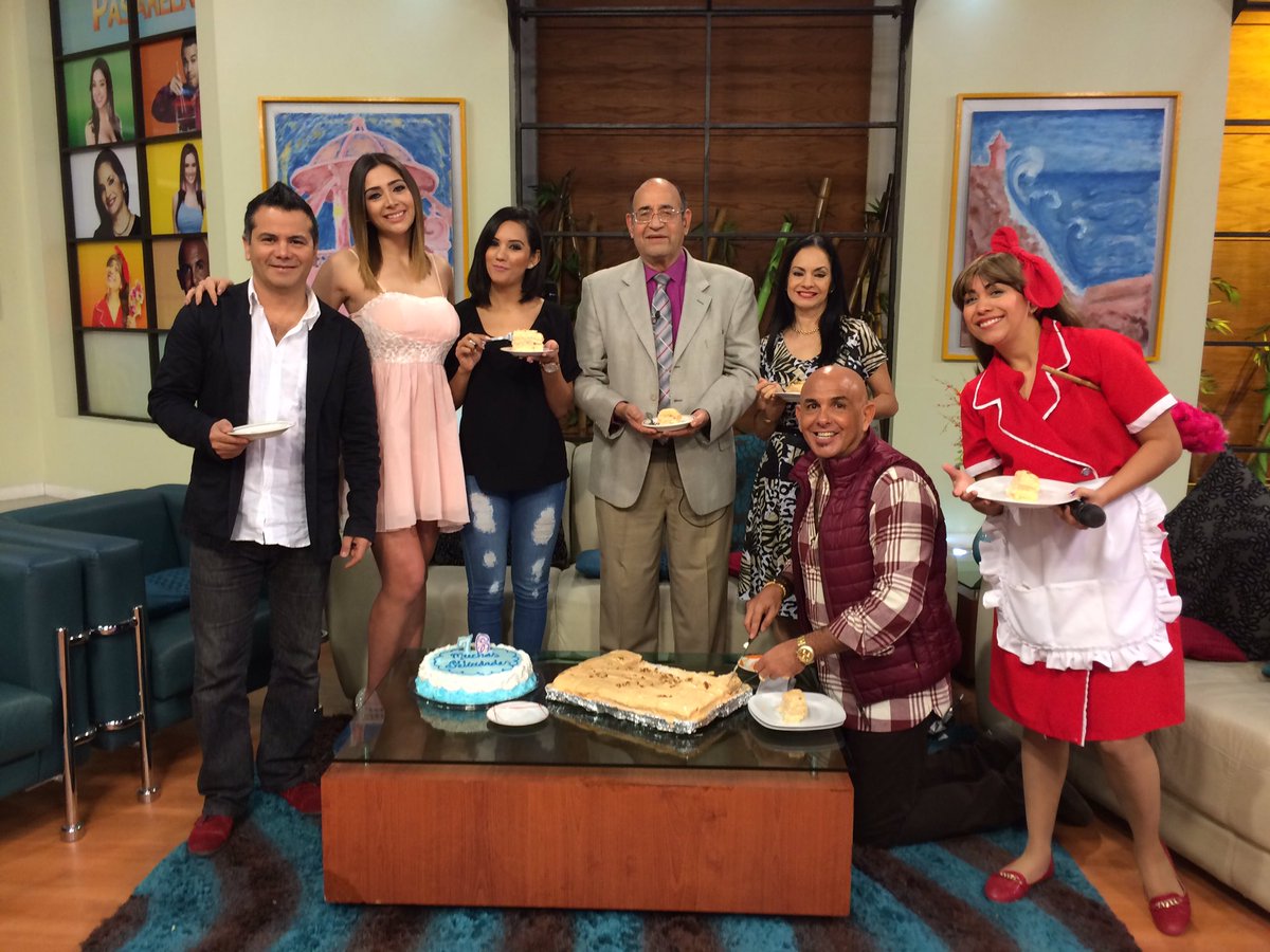 YOSOYMARCOOCHOA's tweet photo. Festejando a monseñor Alfonso Rmz. Luna https://t.co/UApj7yYQ0X