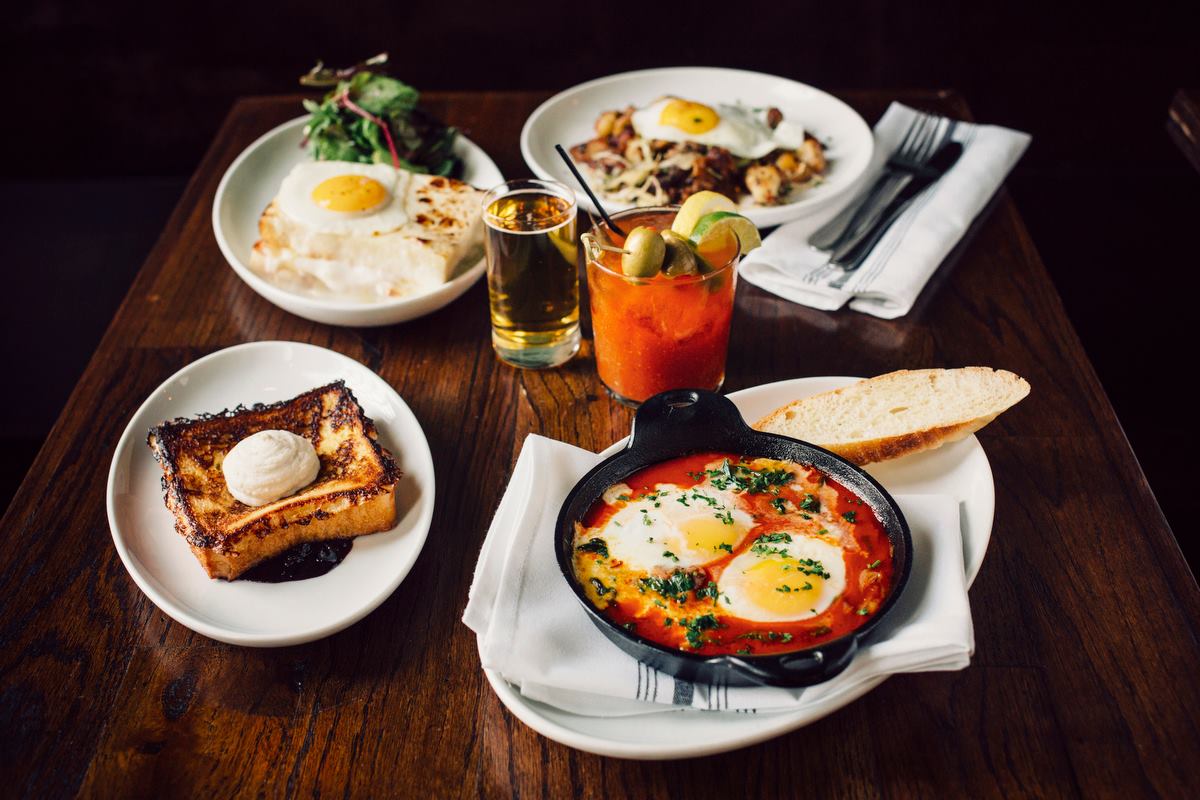 Wrote about the 12 best bars in Chicago for ordering food. thrillist.com/eat/chicago/be…