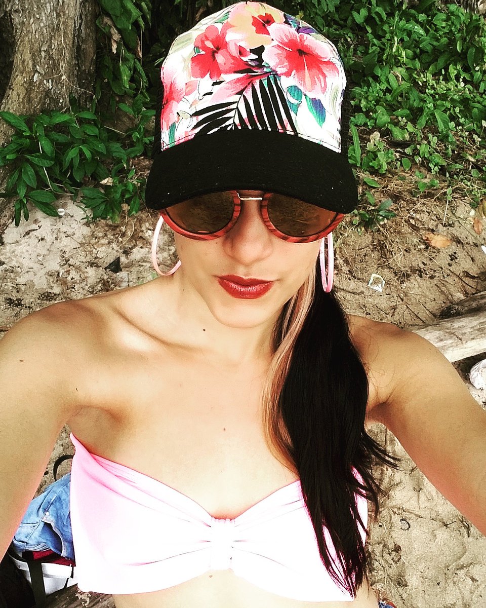 mcbel1's tweet photo. 🍉🍒🌴🍍 https://t.co/IqHq1hD5rj