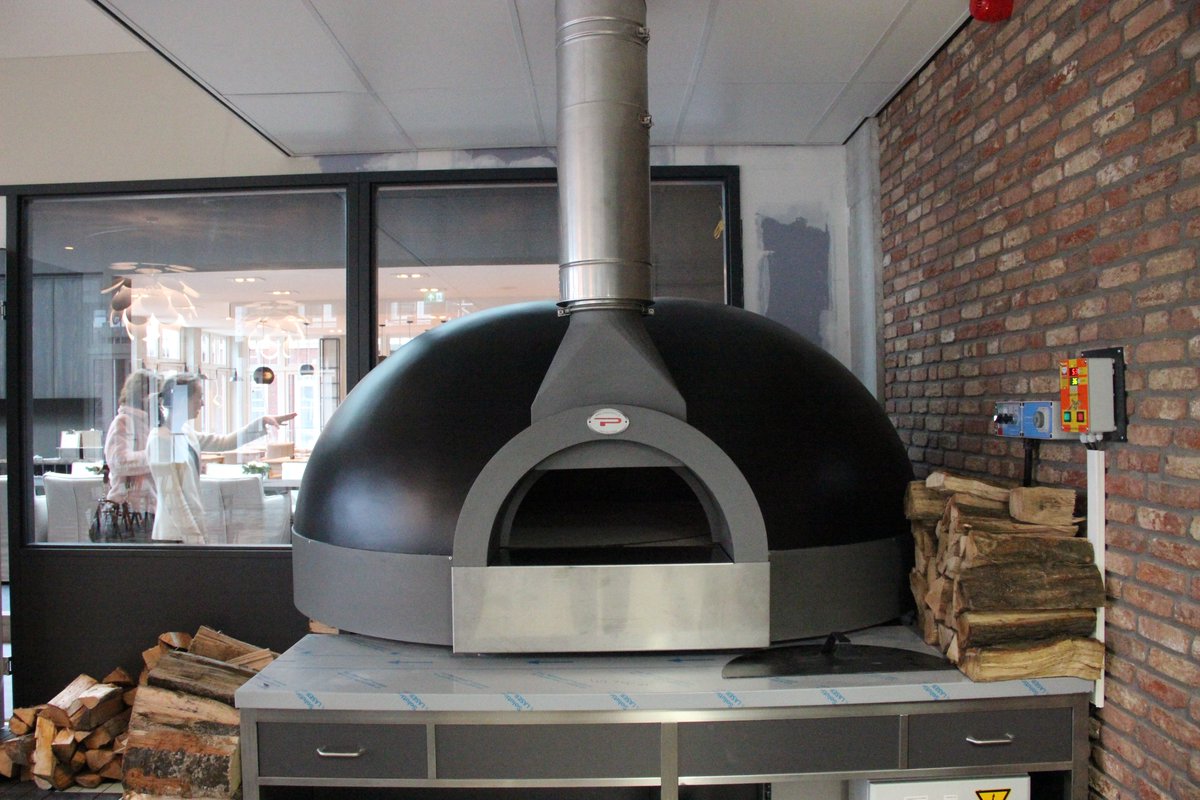 Onlangs geplaats bij de #Leyhoeve in Tilburg. Pavesi pizzaoven type Joy 130 Twister.