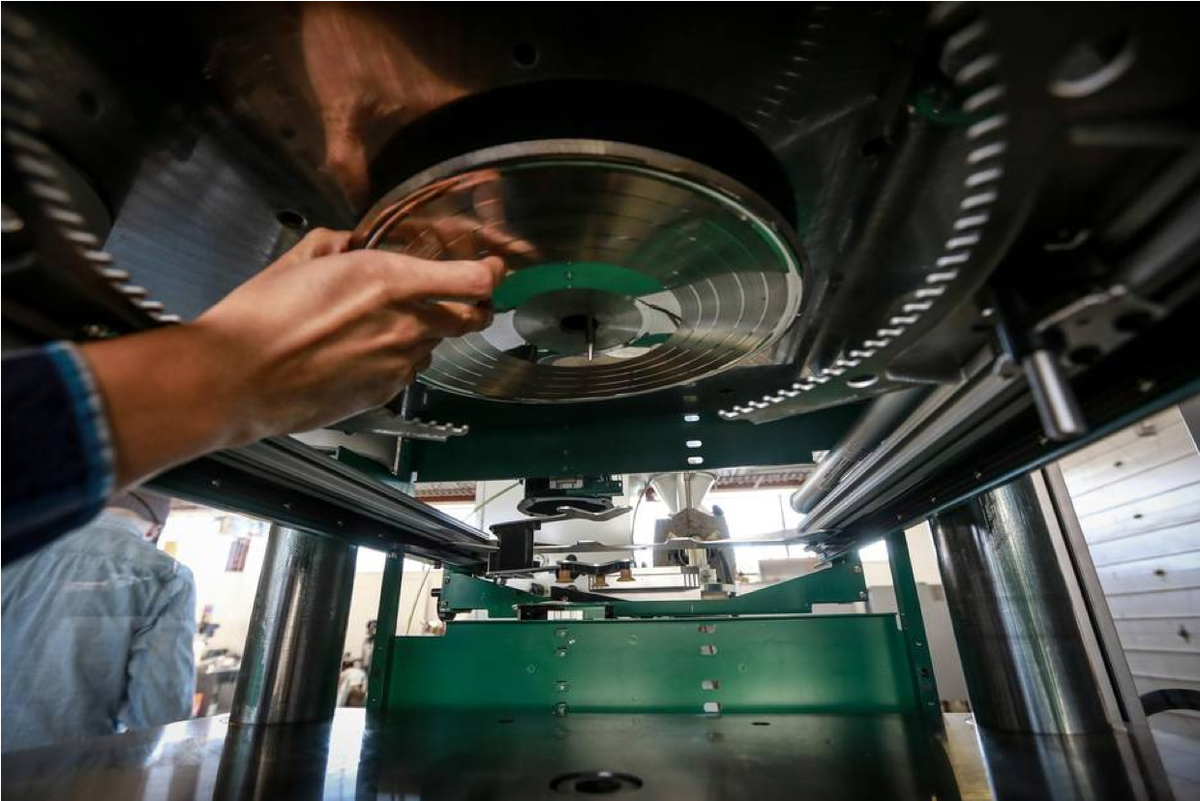 guiltymixtape's tweet photo. Vinyl revival: Canadian company reinvents the record pressing plant https://t.co/BdBfIOme7g #vinyl #recordrevival https://t.co/w6pwQWlJg3