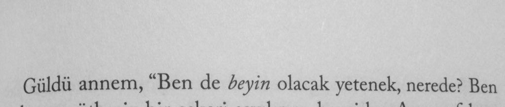 homonihilis's tweet photo. Maalesef @EverestKitap ve Ayşe Kulin "de" imtihanından da çakıyor. Tutsak Güneş s. 275 https://t.co/3XJJSOLsqq
