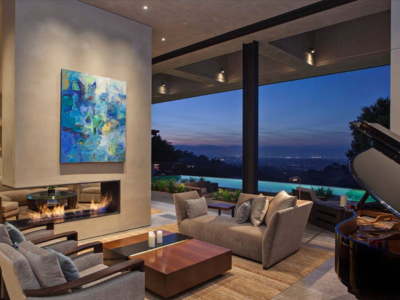 people's tweet image. Peek inside Beyoncé's stunning $10,000 a night Super Bowl weekend home rental peoplem.ag/CcCScKd
