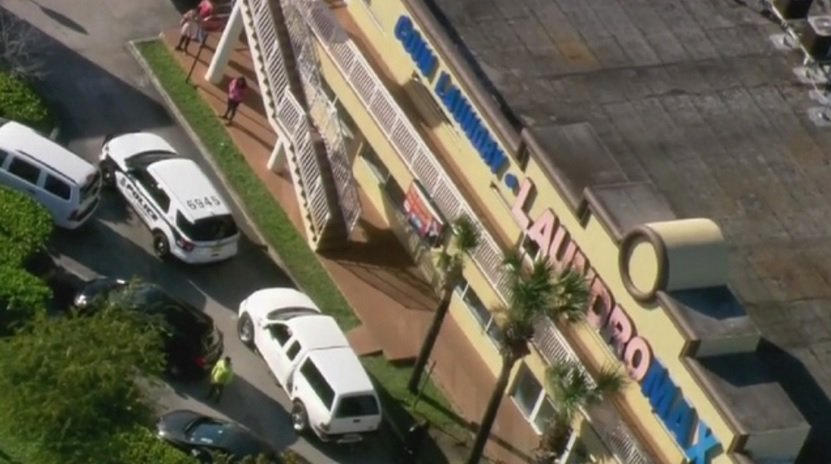 #BREAKING Police searching for green Chevy Cruze, reported stolen in Ft Laud. w/child inside bit.ly/1O0ga1y?utm_me… https://t.co/Z87bfrFeSM