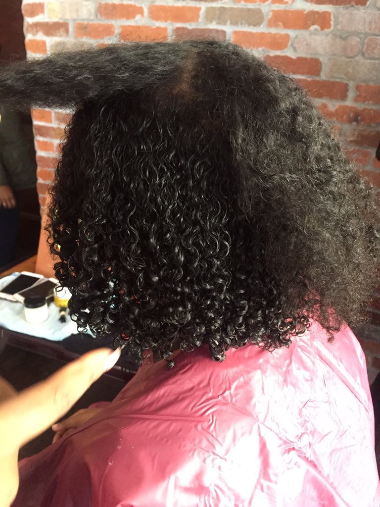 Core_Radiance's tweet image. #hydrateyourcurls. This young ladies hydrated curls were achieved with our #coreradianceleavein.  #naturalhair