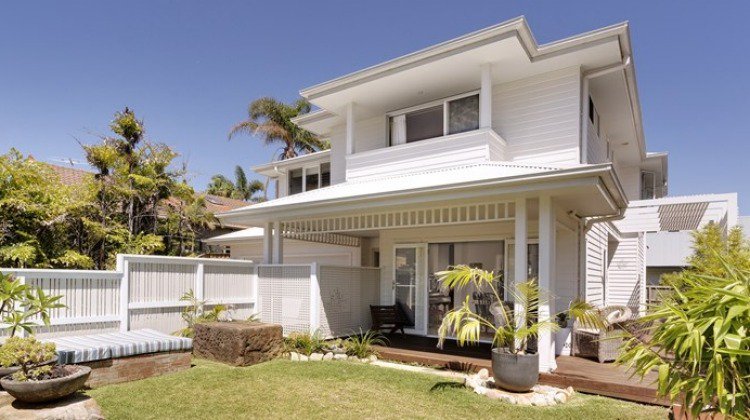 Domaincomau's tweet image. Sydney home auction market bounces back hard goo.gl/h0uIzi