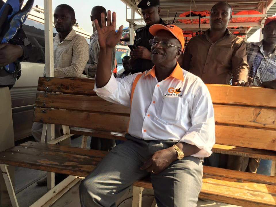 goforward2016's tweet photo. @AmamaMbabazi takes the Laropi ferry to Moyo district #AmamaTrail #UgandaDecides #iStandWithAmama #GoForward2016 https://t.co/CdmlFE53tS