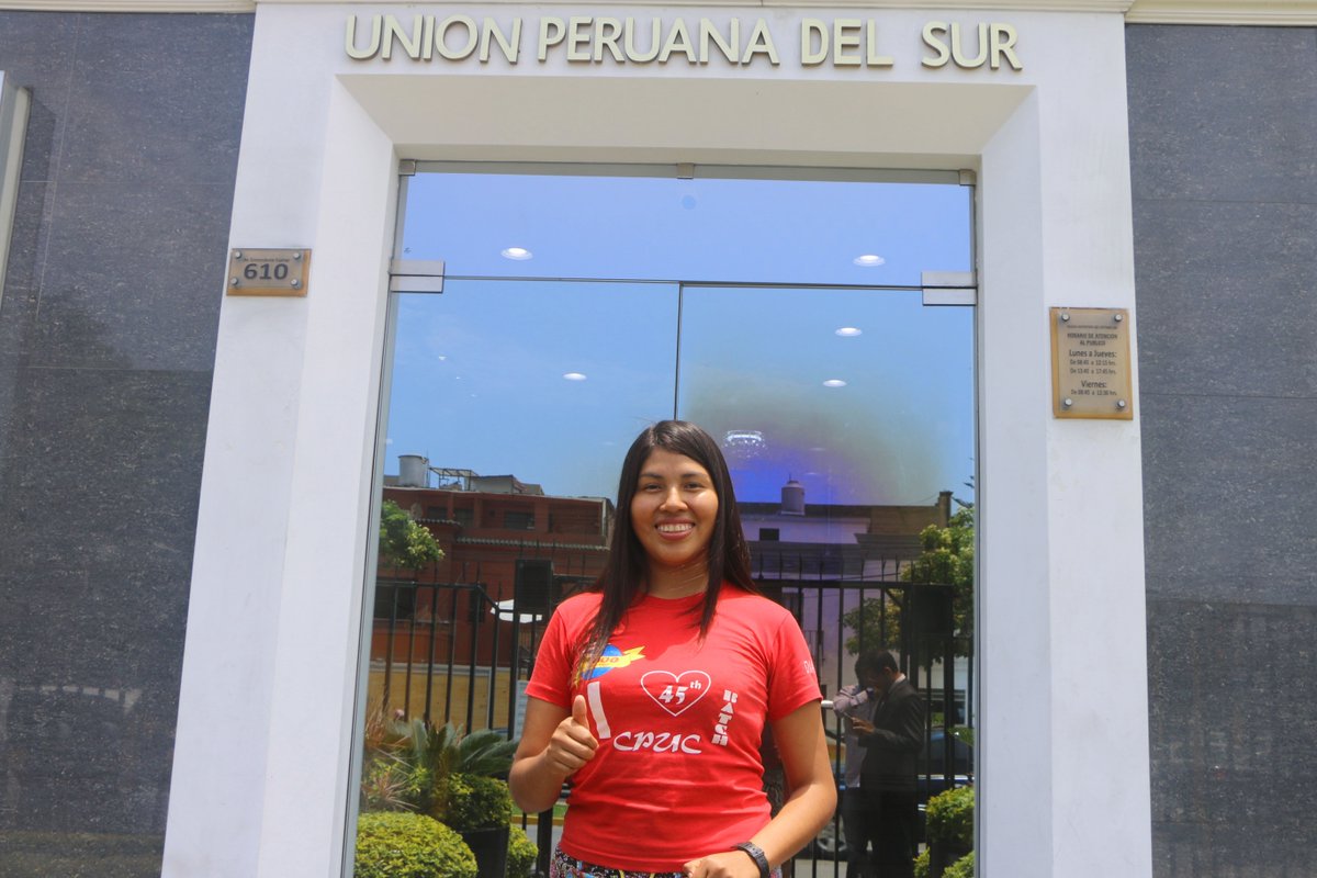 Diana fue misionera por un año en Filipinas. Lea su testimonio aquí ►bit.ly/1Sc7ZH5 <a href="/DanielVillarE/">Daniel Villar</a>