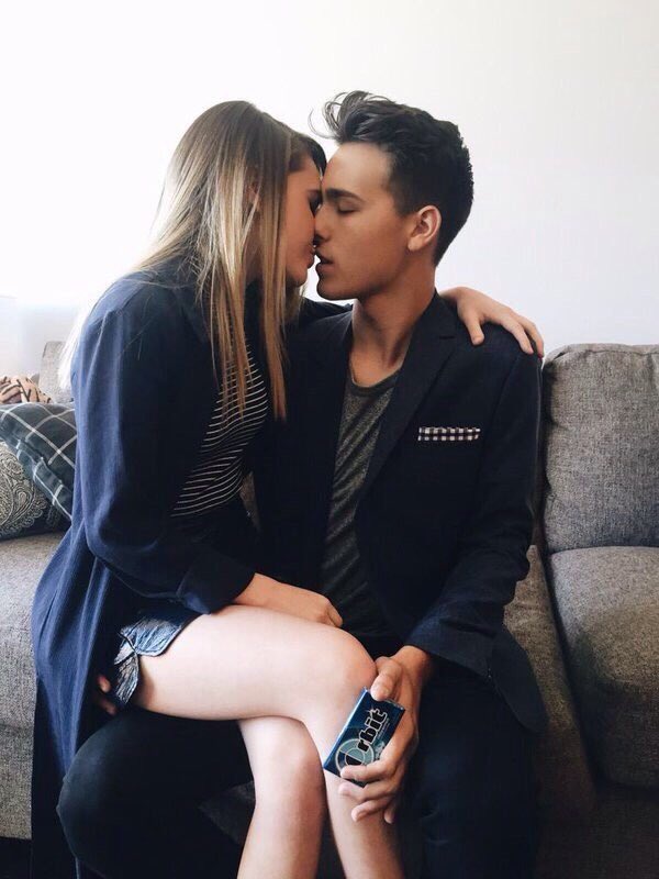 rtparentslol's tweet image. jacob whitesides and bea miller