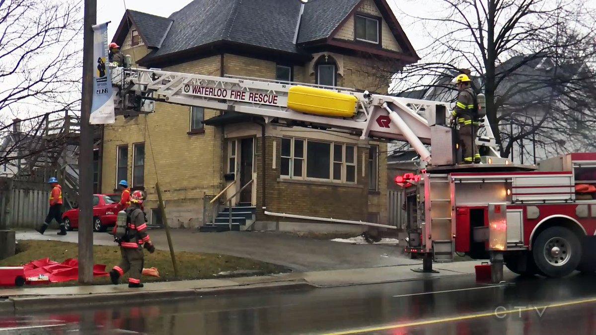 CTVKitchener's tweet photo. Firefighters continue to investigate a fire at an Erb Street apartment: https://t.co/62n82rl28A (via @nicolelampa) https://t.co/sy3BeDGSLs