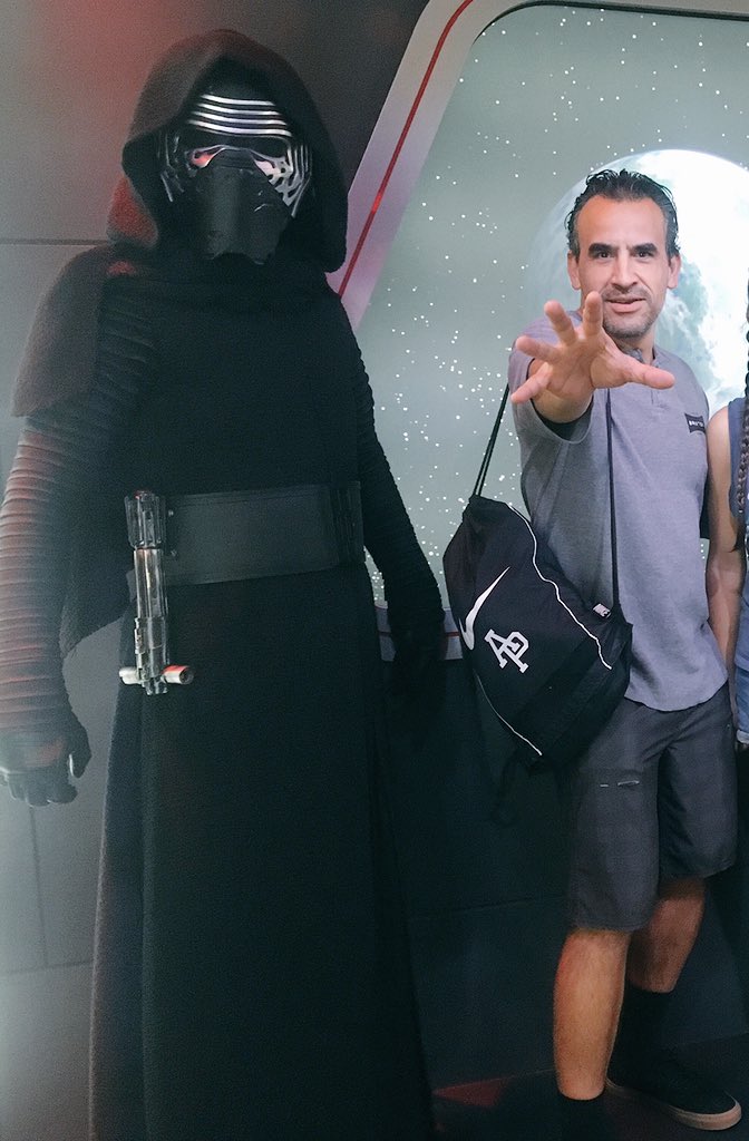 vscwintoday's tweet photo. Always recruiting...Even got Kylo Ren to sign on with @apufootball💥#ZuForce #Welcome2theZu #RiseUp #Awaken #Zudified https://t.co/M3pFm7kjZX