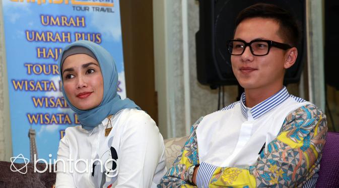 Jelang Umroh, pasangan suami-istri <a href="/ussyklik/">Ussy Pratama</a> dan <a href="/dhikacungkring/">andhika pratama</a> siapkan fisik dan mental bit.ly/1W9bZ9A