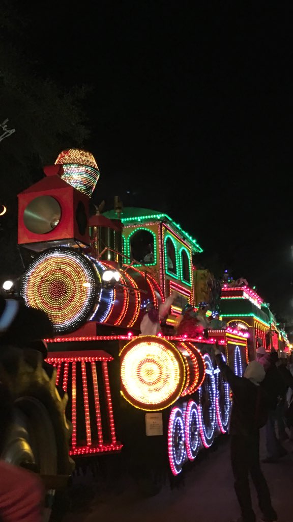 MrsNorco210's tweet photo. #OrpheusParade #NOLA #MardiGras #smokeymary #NewOrleans https://t.co/dstjkMtouJ