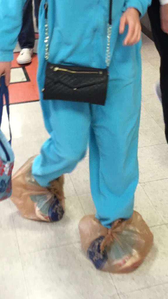 ohs_bernie's tweet photo. A vote for Hillary is a vote for a future with bag shoes. This is a bad future. #votebernie #legit https://t.co/Y1IjEFRDCH