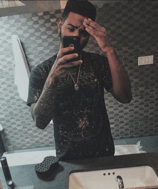 Trend_Elements's tweet photo. @BrysonTiller in #VintageBleach Star Wars Tee #fashion #trendelementsmag #celebrityfashion… https://t.co/hBaRg0gFAB https://t.co/rlVUMBX3I8