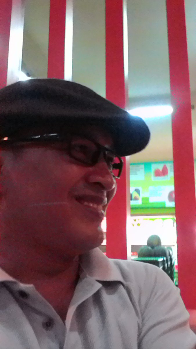 tepewe99's tweet photo. "...melepas yang hampir tergenggam tidaklah mudah...esok atau nanti dimana kita akan melanjutkan pemujaan kita..." https://t.co/BaD9nANpWG