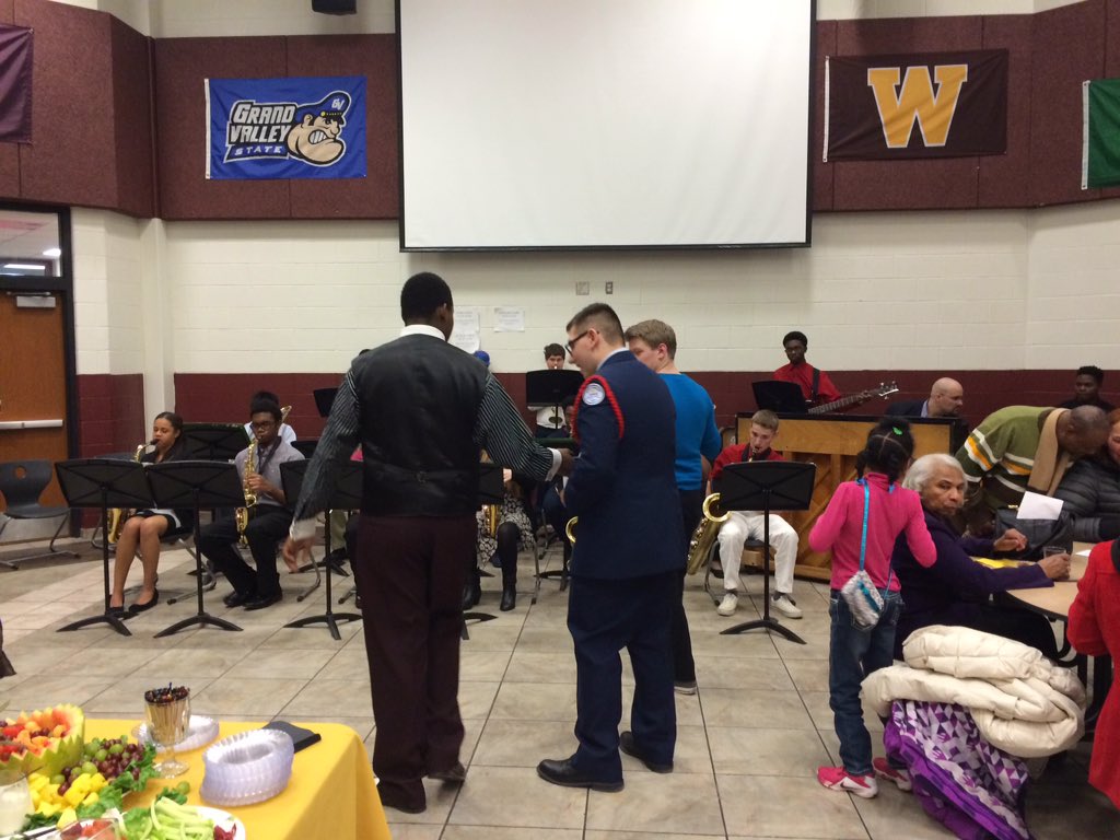 A2CHS's tweet image. #NAAPID at night!  YCS band is killing it!