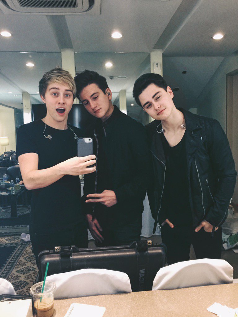 beforeyouexit tweet picture