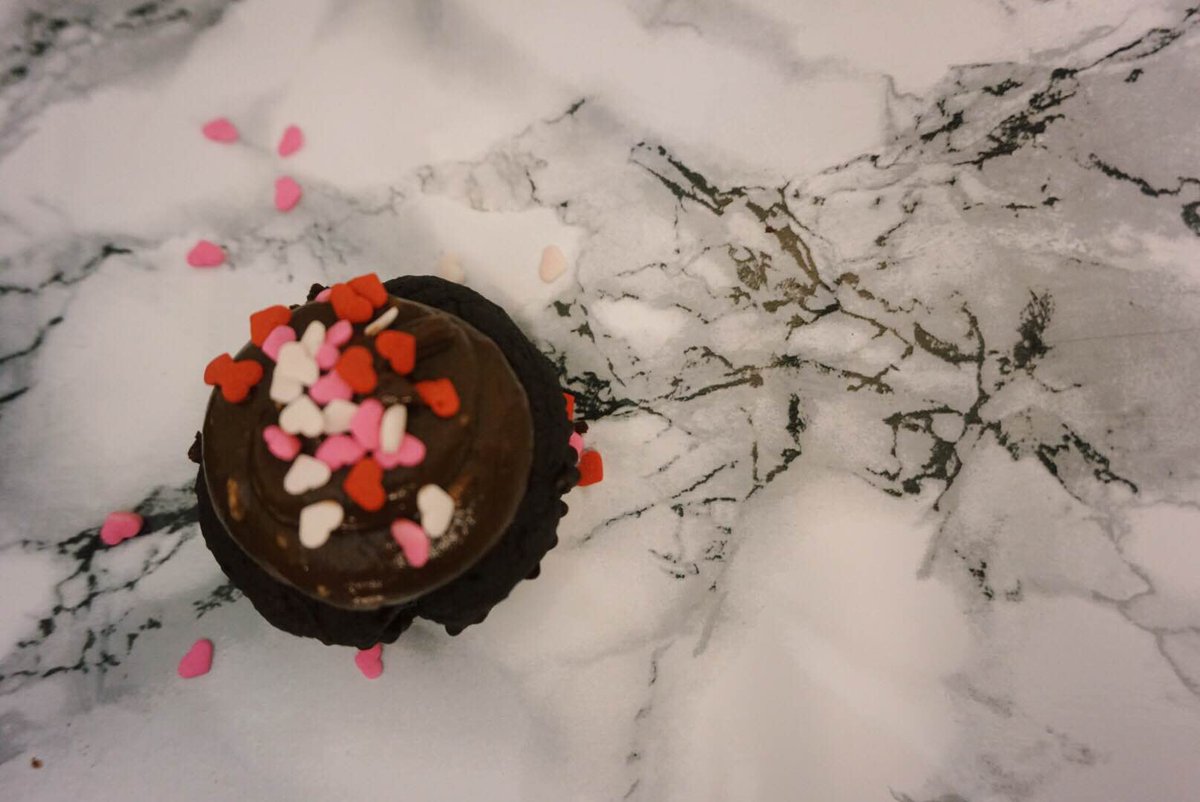 MoAndLoBlog's tweet photo. Chocolate Beet Cupcakes with Chocolate Avocado Icing #vegan #eatwholefoods #recipe // https://t.co/LE7jyw5DiB https://t.co/gdPYmC0mHJ