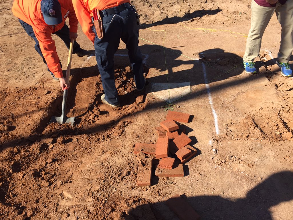 luke_yoder's tweet image. In this batter's box rebuild fired bricks were removed. They shoulda installed @Turfaceproducts unfired clay blocks
