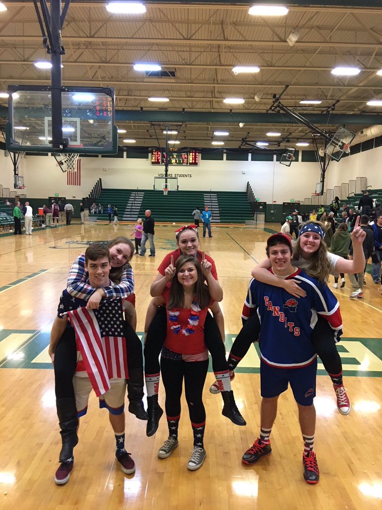 PHSstudsection's tweet photo. MERICA Monday is a success!! Way to get that W boys!! https://t.co/G23z93Oebt