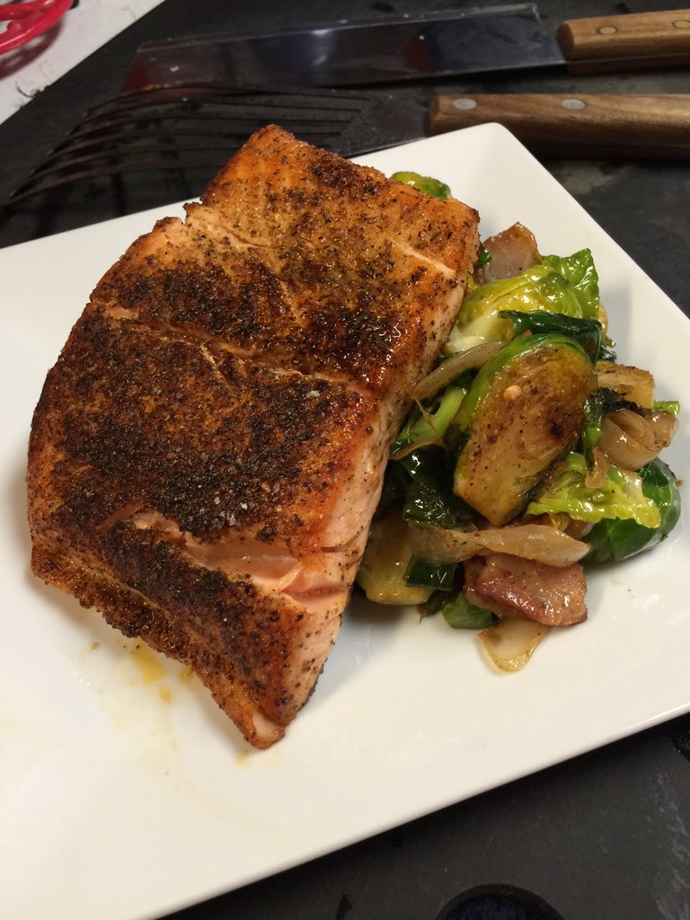 HipHopChef360's tweet photo. Just b/c #Blackened #Salmon &amp; #CountryStyle #Brussels #ChefLife #ThatYeah #HipHopChefCookingAndLeisureShow #Eupham 🐼 https://t.co/h3HtHC6e87