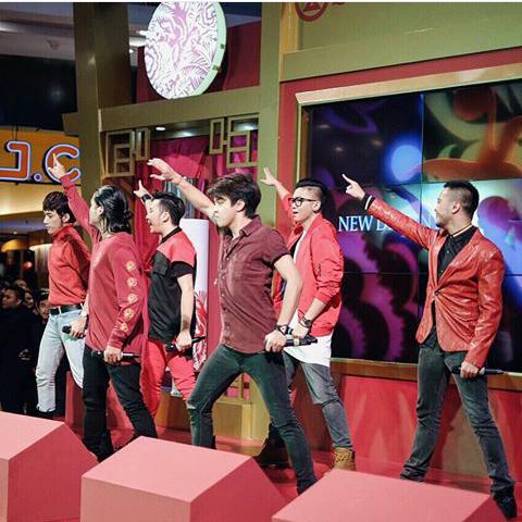RangganizerSMG1's tweet photo. "We're SMASH... #smash #smashindonesia #gakbubar" by @Rangga_Moela https://t.co/kayrC0cFMR