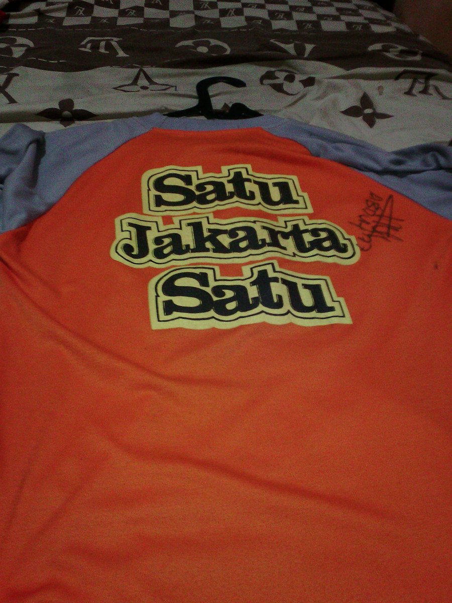 Rezza_JCC's tweet photo. Di jual cing kaos KTA ber-TTD Pemain Persija musim 14/15.. Minat Hub cp ane aje @GRStengah2x45 @V_JacatraOutlet https://t.co/wlEQlDpp1T