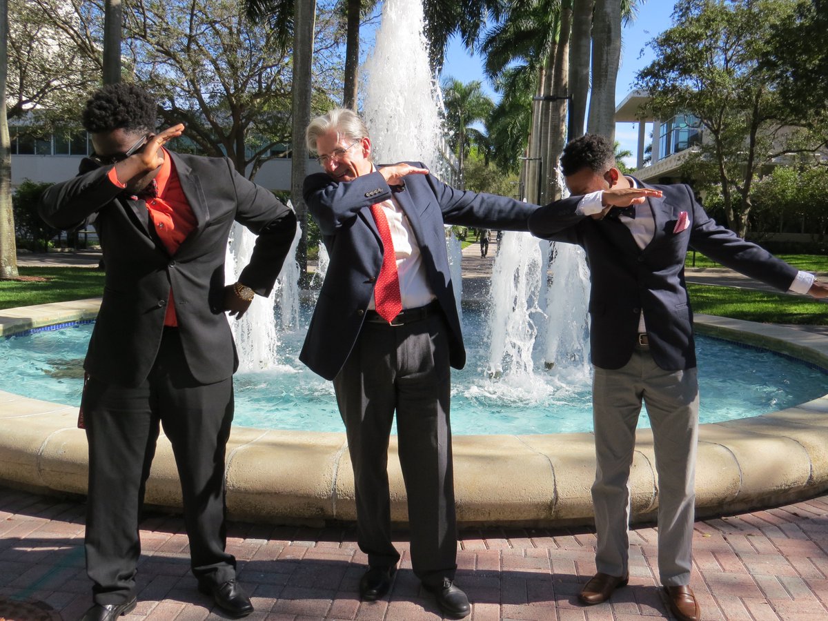 julio_frenk's tweet photo. Learning about the “dab” with @UMiamiKappas and @UM_Sebastian. https://t.co/oL17ETHUuh