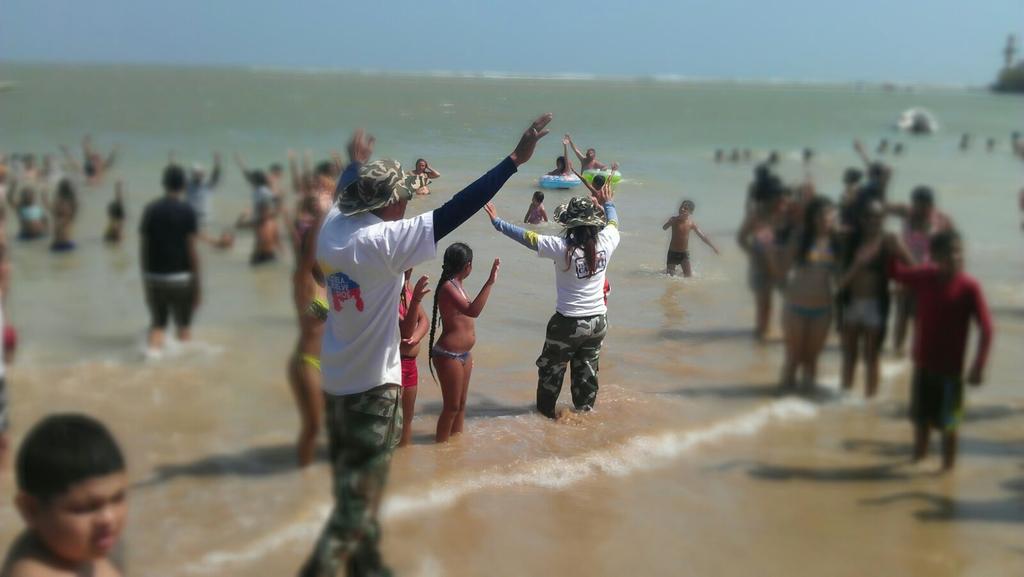 asarabia477's tweet photo. #ElEvangelioCambiaCarnaval Las playas de Adicora se vistieron de salvación con la invasión de #EEC #EECCoro #EECF https://t.co/niLChHeJge