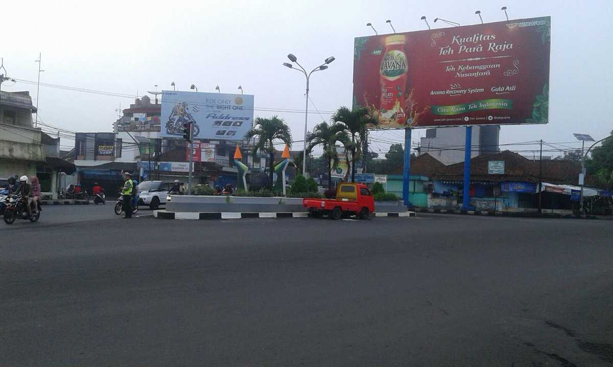 Simpang empat padayungan arus lalu lintas lancar Polres tasik kota