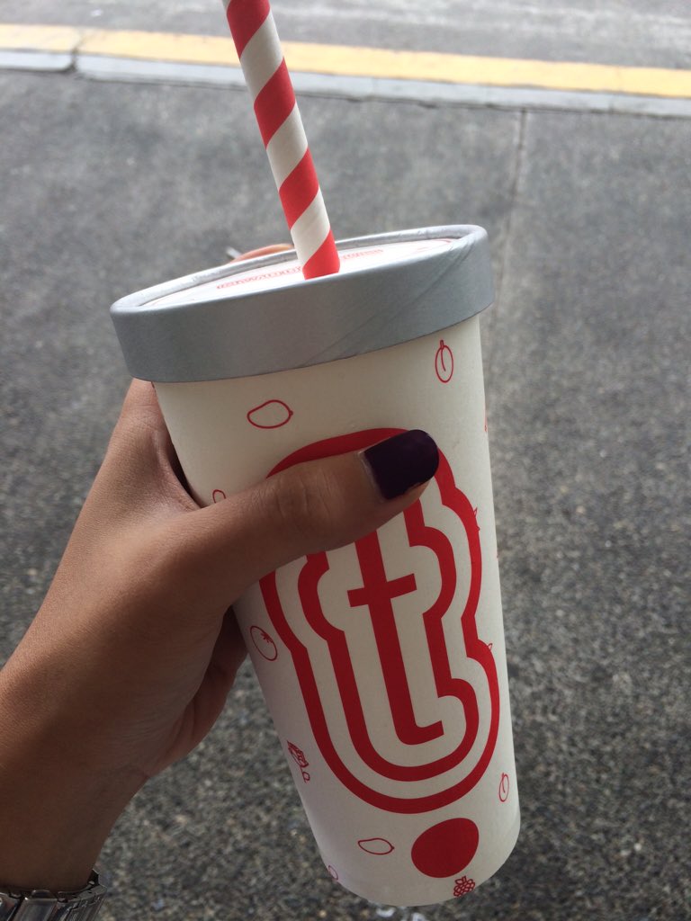 ahhshu's tweet photo. Is this not the cutest thing you ever did see #sweeteas https://t.co/vcZU6GS2ik