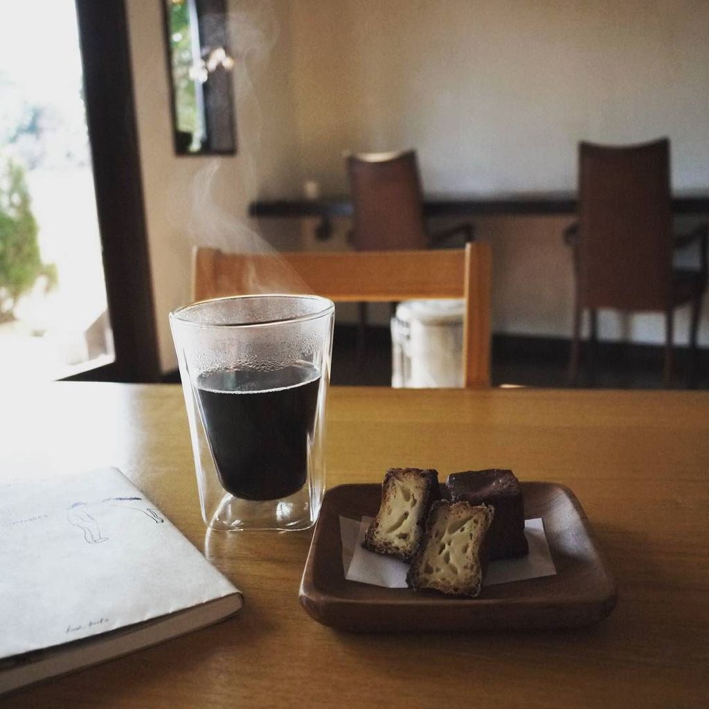 tsuruikoclub's tweet image. クロネココーヒーと焼きカスタード