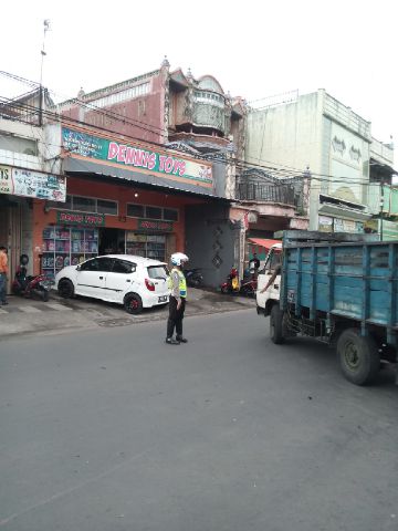 Simpang tiga toko ana arus lalu lintas lancar Polres tasik kota