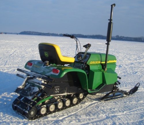 Sledproblems's tweet photo. Fav/RT if you would ride this... #johndeere #snowmobile @JohnDeere https://t.co/rXTnQjyfhf