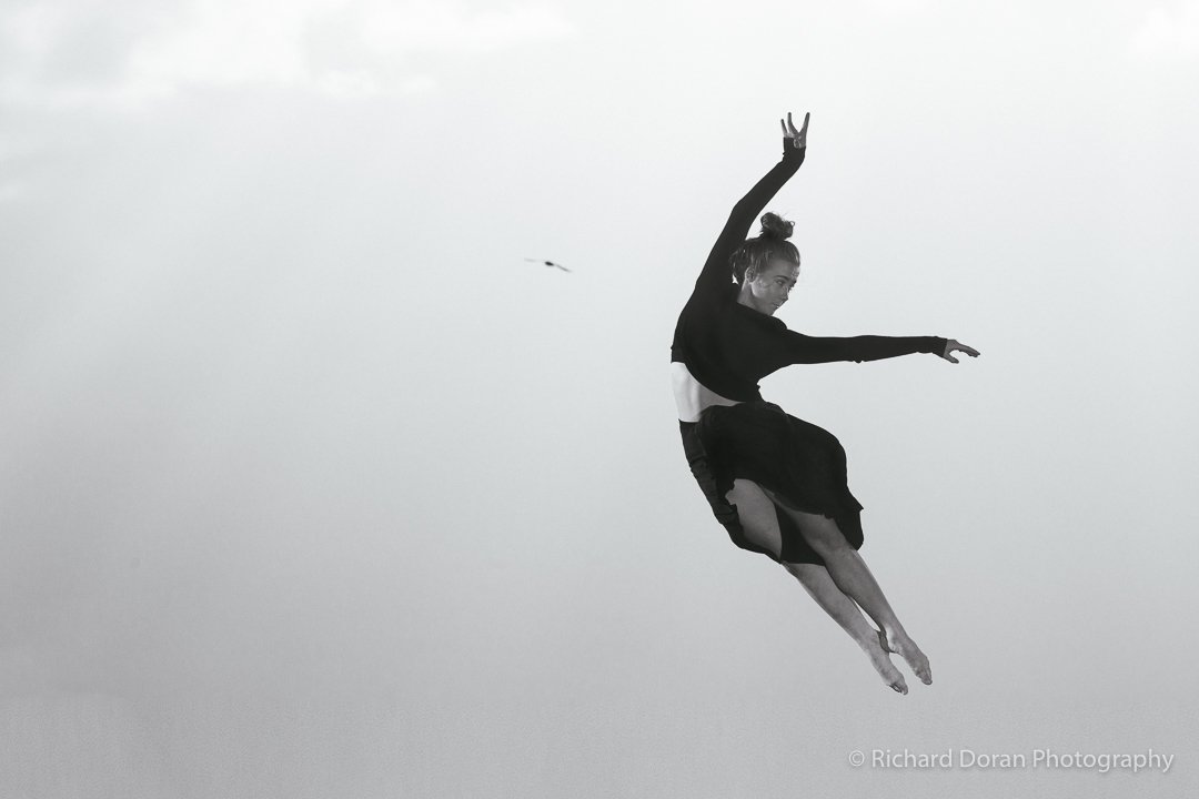 DoranoPhoto's tweet photo. Poised, beautiful and weightless @sophiavossia #humanscanfly #dance #ballet @nzperformingarts https://t.co/YhxOwX6Jky