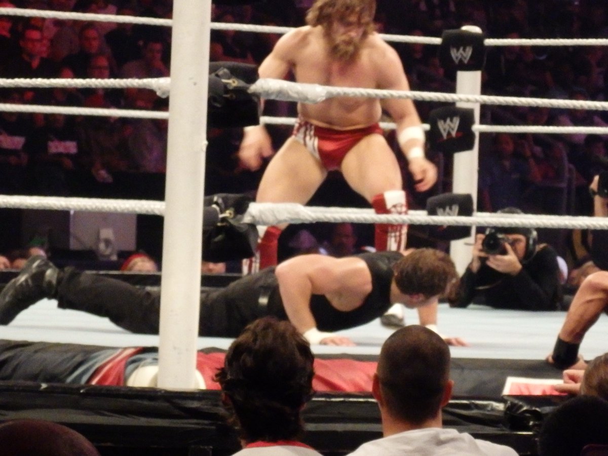mikiewhite's tweet photo. #DanielBrian vs #DeanAmbrose #ThankYouDanielBryan MY pictures from Raw in Toronto https://t.co/YwQkb5FhiP