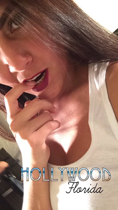 💋💋 https://t.co/0p2NVrBfjA