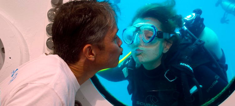 MissionBlue's tweet photo. 2 generations of the Cousteau family and @SylviaEarle make #diving history in Aquarius! https://t.co/54Hs0Ry1Yr https://t.co/BPoESiFRkf