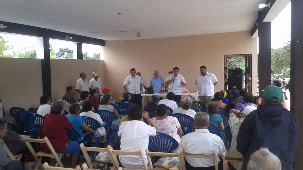 PRI_VALLADOLID's tweet photo. Que gran gusto visitar de nuevo a jubilados, pensionados y adultos mayores, refrendando el mutuo compromiso. https://t.co/pQxYfzTm0j