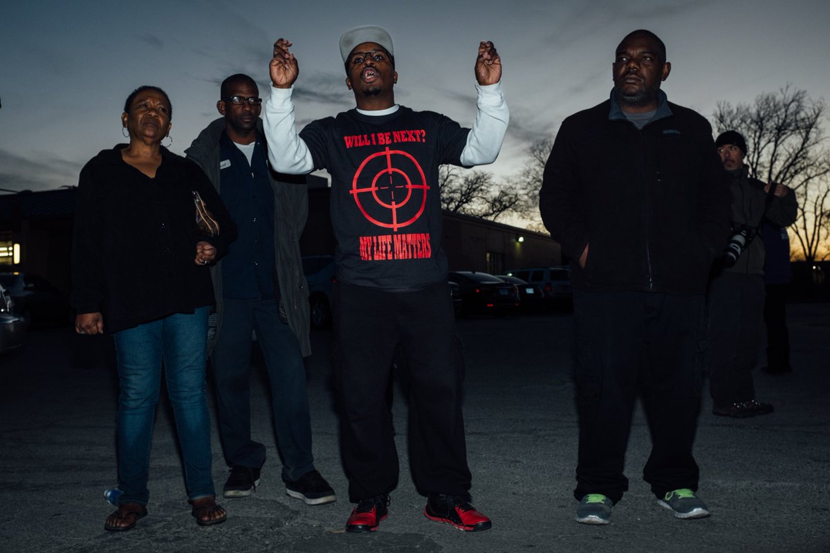 rigamorales's tweet photo. fotos frm tonight's justice 4 #antroinescott rally rip #marquisejones #robertsteen #blacklivesmatter #satx4 #sananto https://t.co/40FsRbeICk