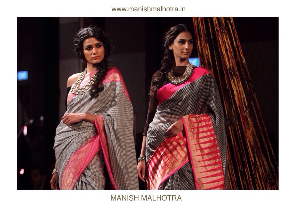 MMalhotraworld's tweet photo. #TheRegalThreads @ManishMalhotra #makeinindia #banaras #exquisite #handcrafted  #2016yearoftextiles #mumbai #delhi https://t.co/WoneIAPgDw