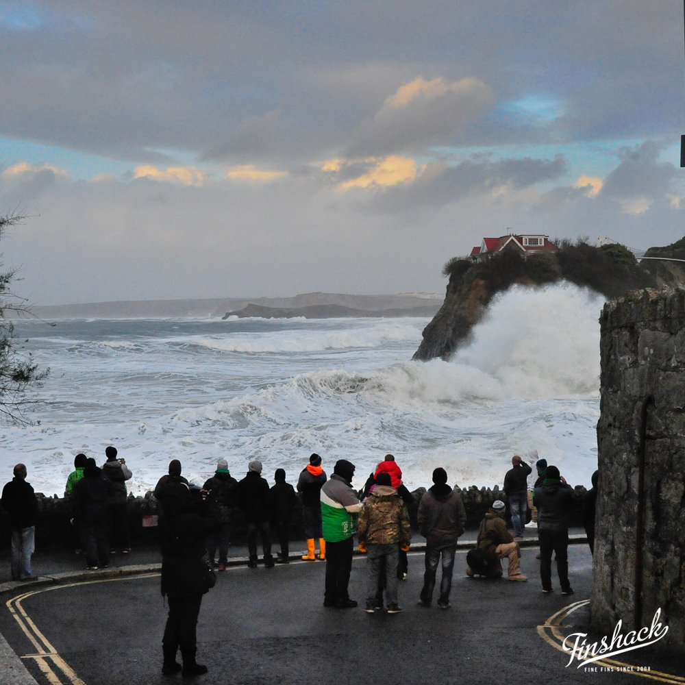 Finshack's tweet image. An hour before high… always fancied living in that house. #notsurenow